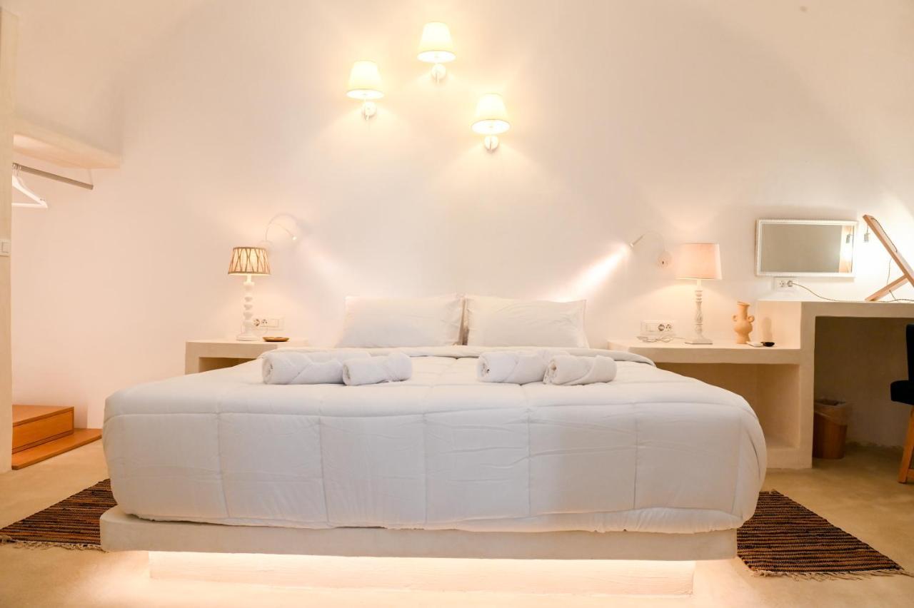 Three Bells Suites Φηροστεφάνι Εξωτερικό φωτογραφία