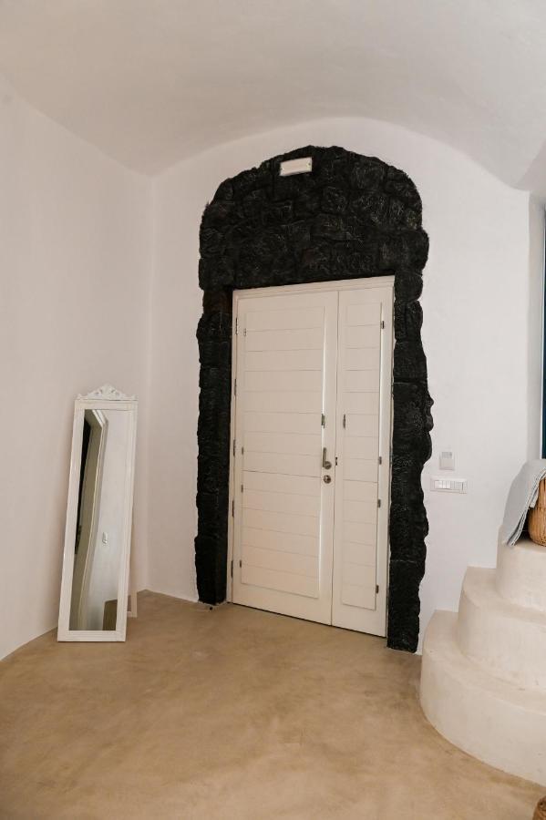 Three Bells Suites Φηροστεφάνι Εξωτερικό φωτογραφία