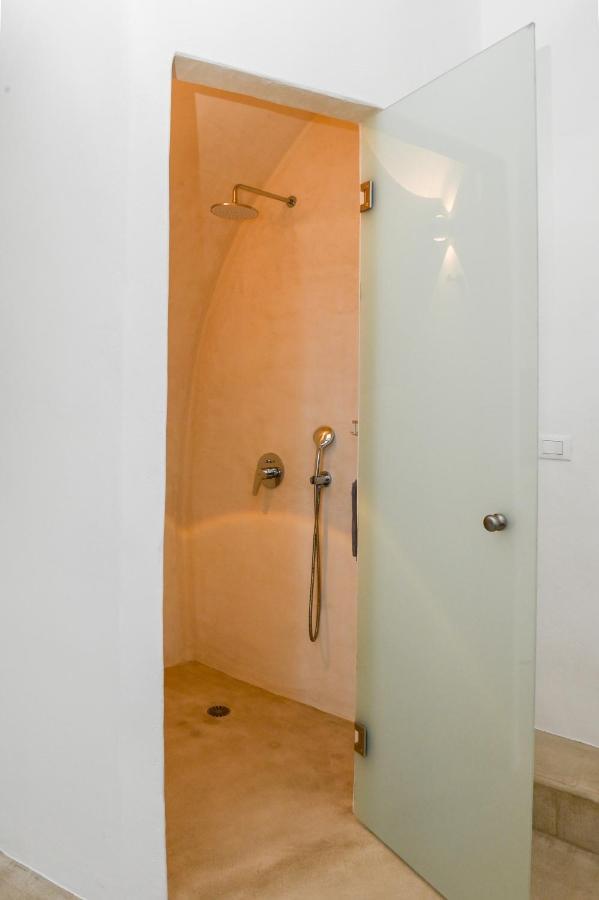 Three Bells Suites Φηροστεφάνι Εξωτερικό φωτογραφία